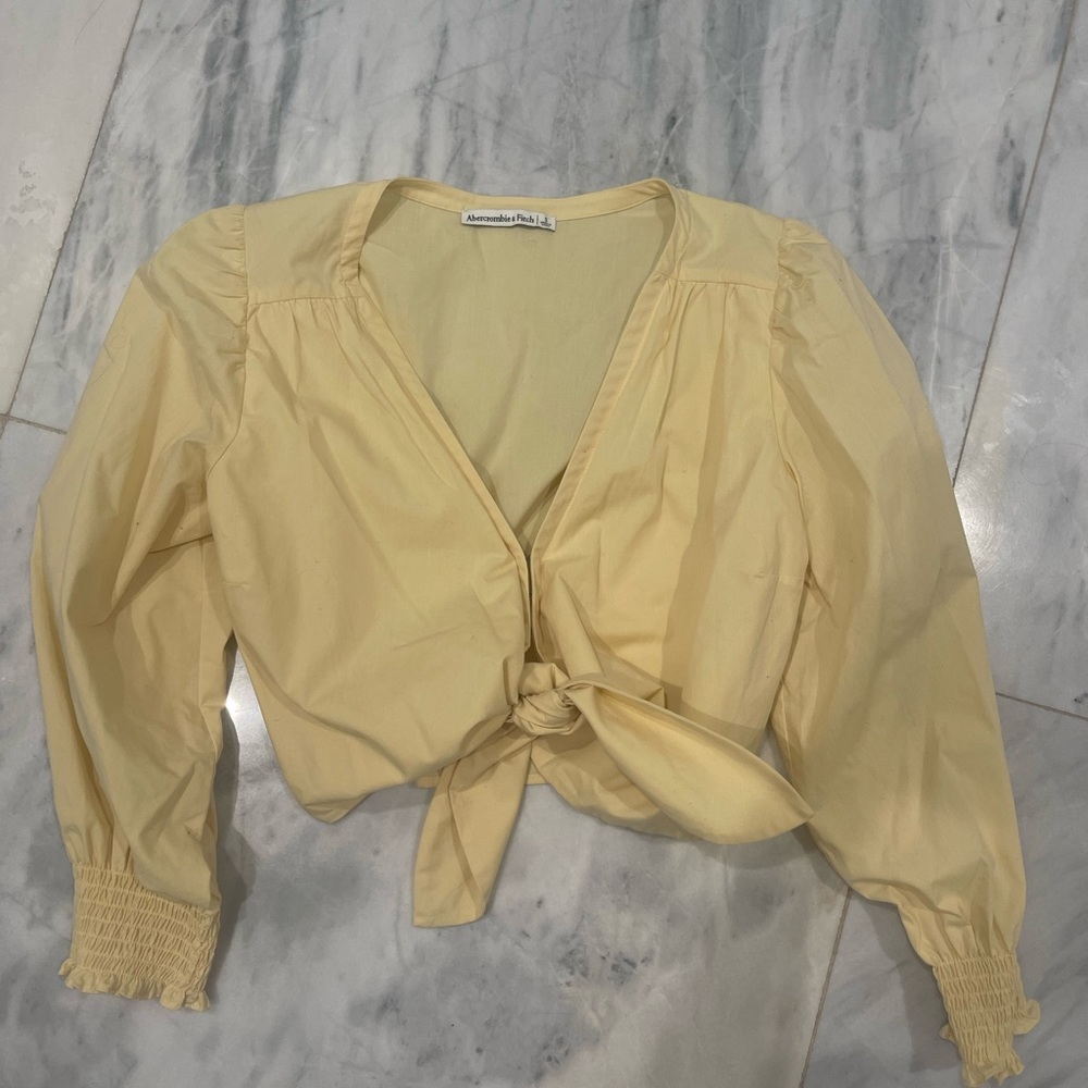 Abercrombie slightly crop blouse